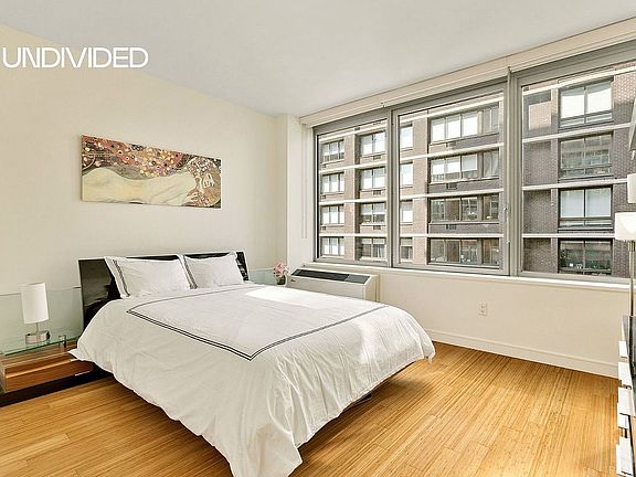 5th image of 303 E 33rd St APT 6A