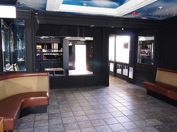 4th image of 14269 7th St