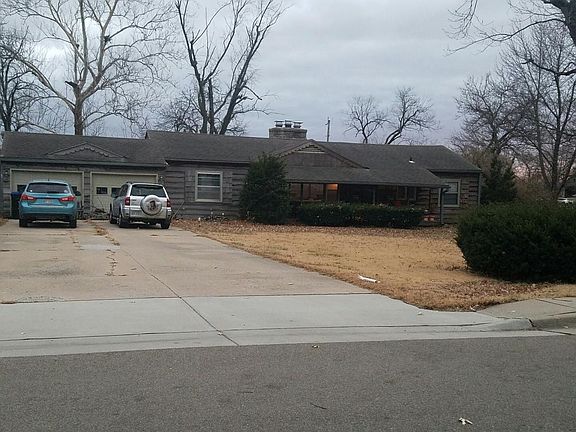 front yard and large drive