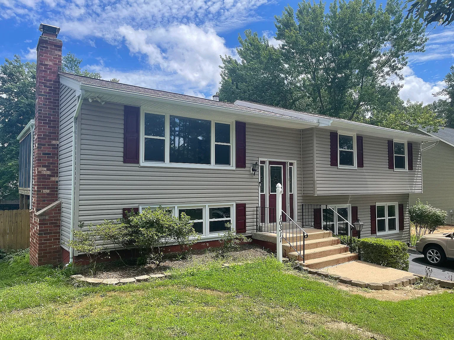 5 bed, 2400 sqft, $2,800 — Photo 1