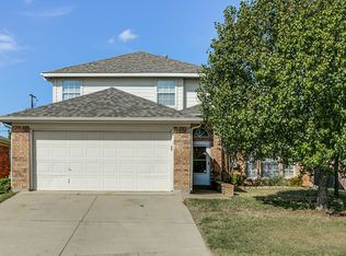 10208 Eureka Springs Ct, Fort Worth, TX 76108