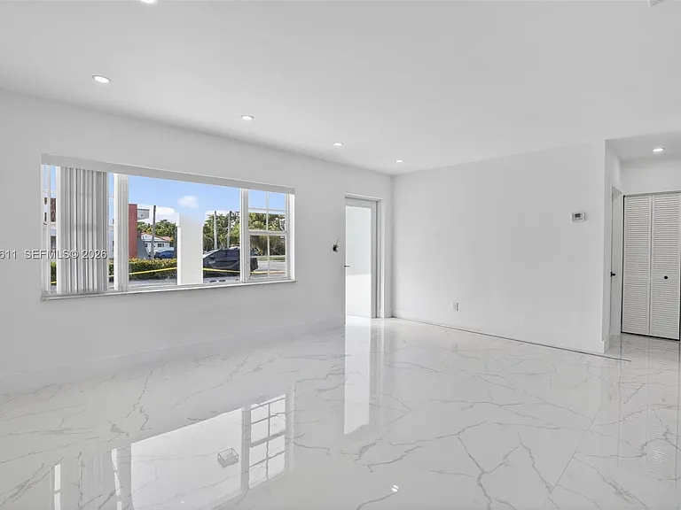 1920 SW 67th Ave — Photo 11
