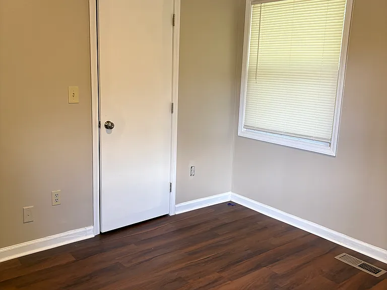 108 Woodglen Ct — Photo 17