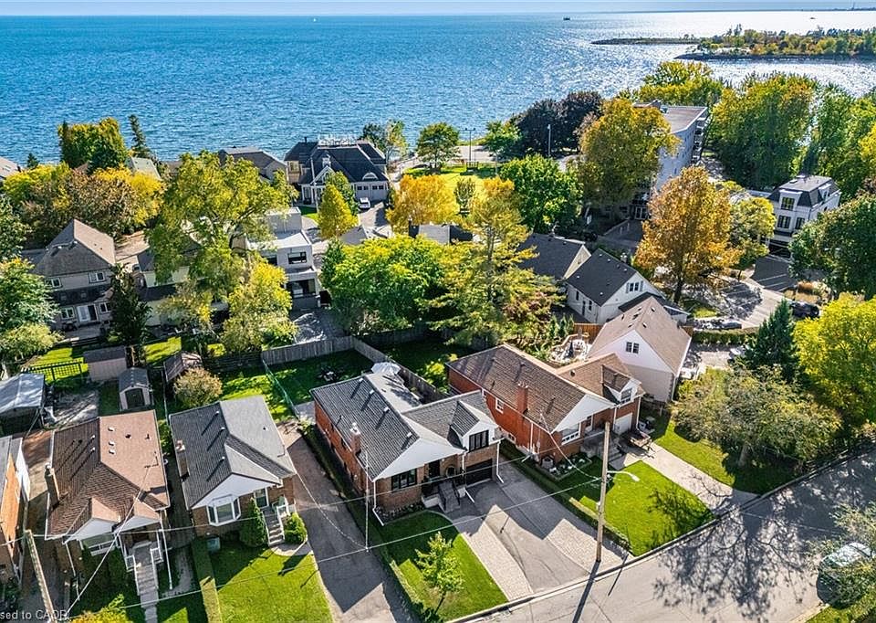 1st image of 75 Emerald Cres