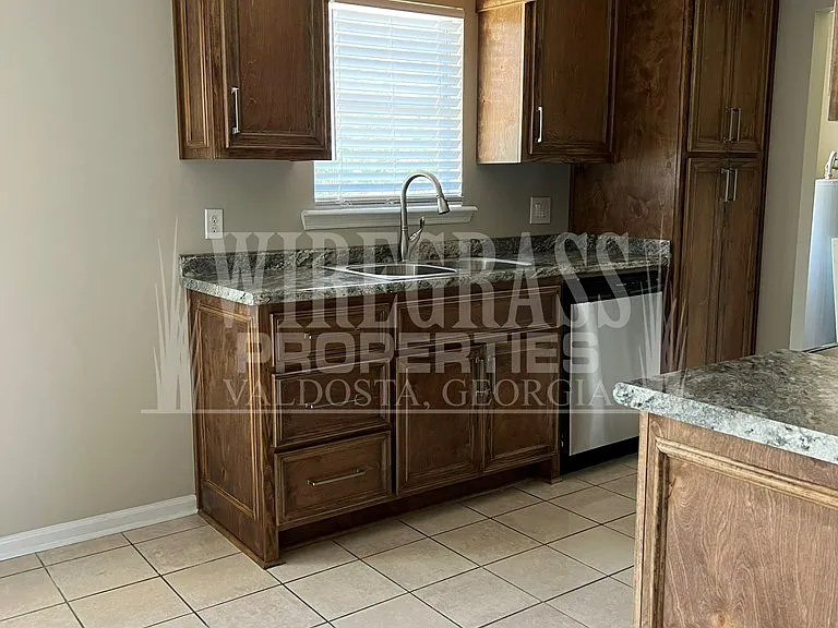 3621 Hillway Dr — Photo 5