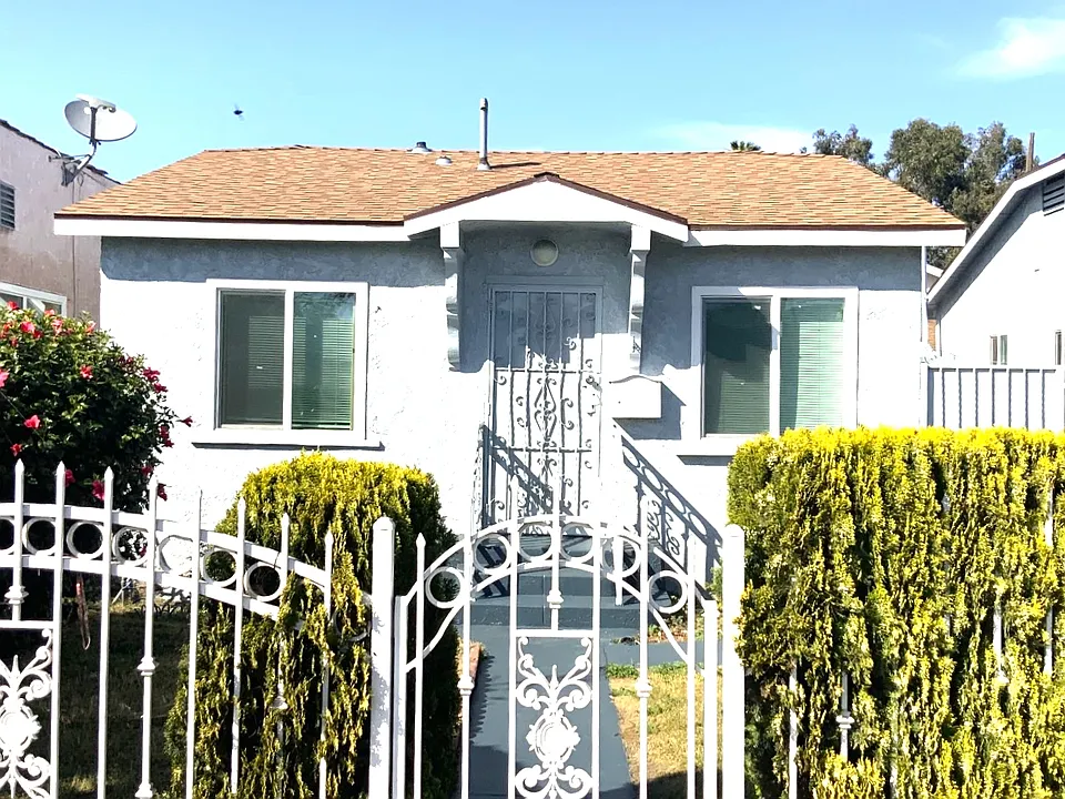 1603 W 60th Pl