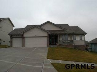 608 Pearl St, Elkhorn, NE 68022