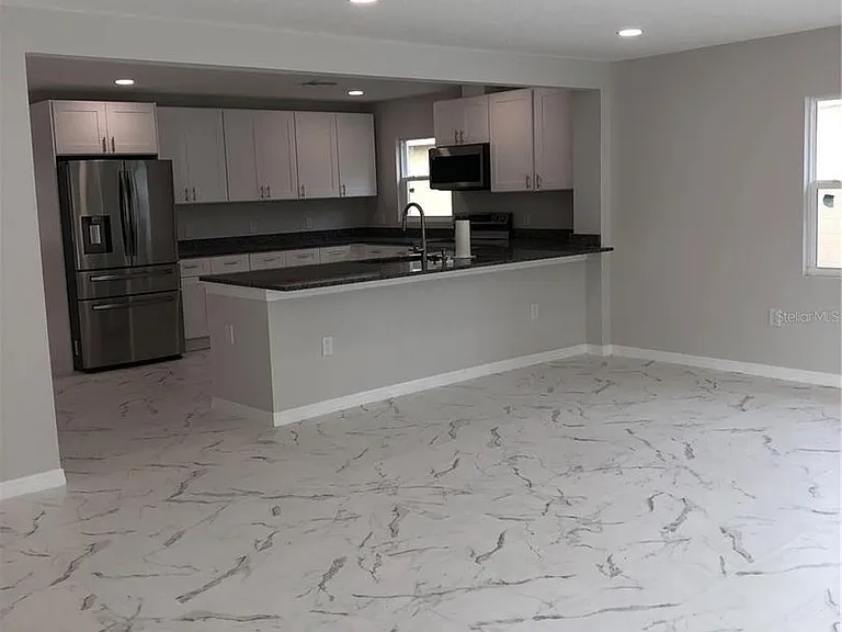 345 Parkland Ave — Photo 6