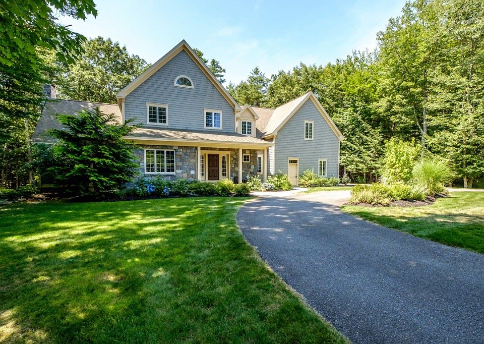 1st image of 28 Brookside Dr