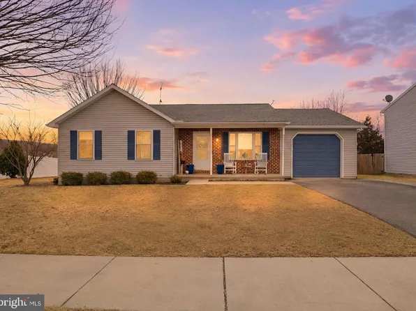 51 Abbotts Dr, Abbottstown, PA 17301