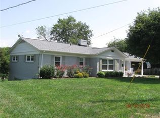 808 Meadowood Dr NE, Lenoir, NC 28645