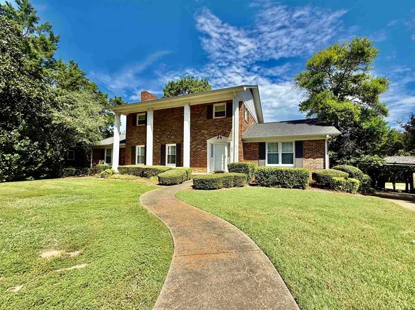 138 Cedarcrest Dr, Florence, AL 35630
