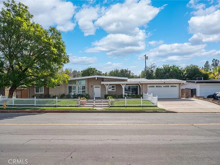 23000 Brenford St — Photo 35