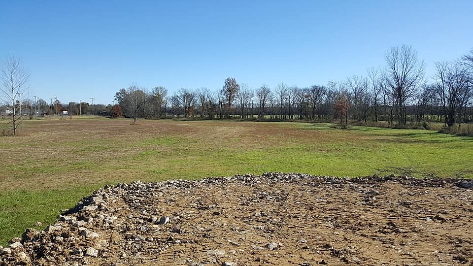 2nd image of 1415 Highway 41a S