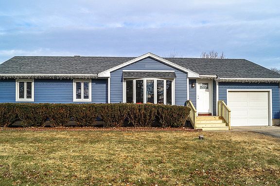 2nd image of 908 Maryville Dr