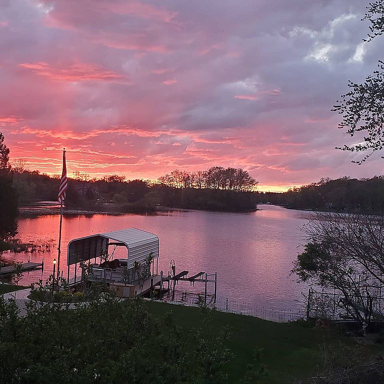 6527 Lake Rd, Fenton, MI 48430 Zillow