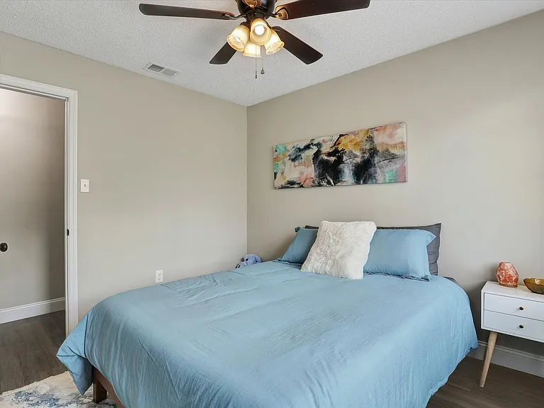 720 Dixon St — Photo 41