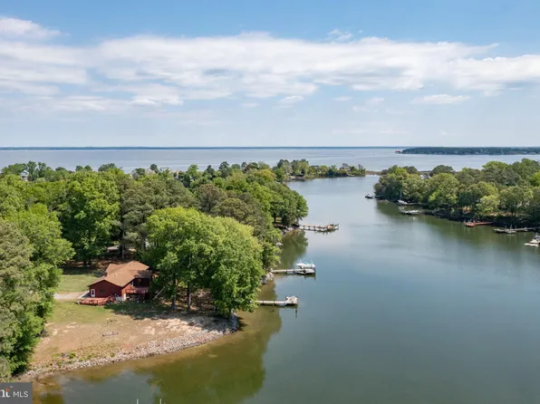 53 Cabin Point Dr, Montross, VA 22520