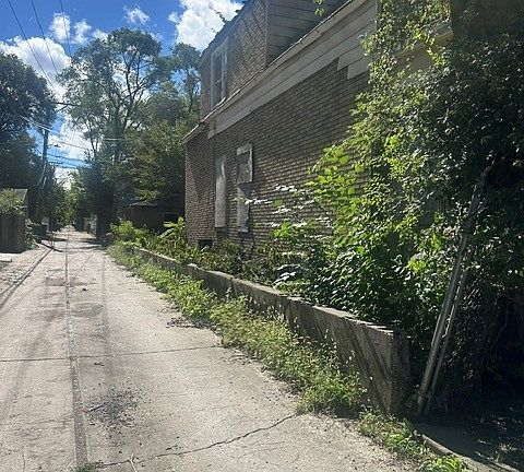 2nd image of 15 W 104th Pl