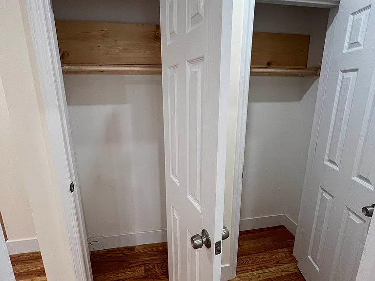 11-24 46th Ave #1B — Photo 7
