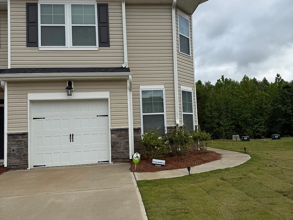 1451 Amberview Ln