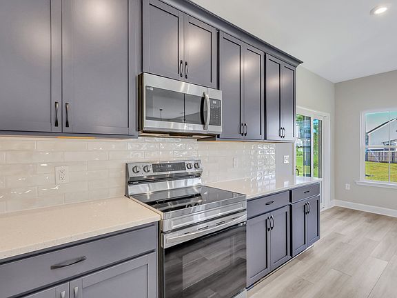 Laurel - Kitchen Ernest Homes