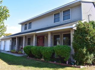 1039 12th St, Manistee, MI 49660
