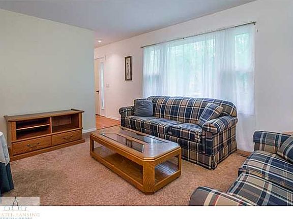 3rd image of 4230 Driftwood Dr