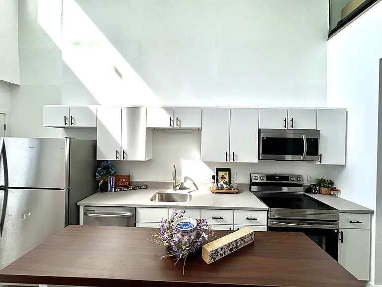 915 N Broad St #604 — Photo 6