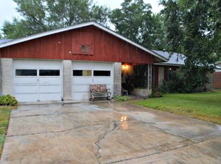 1316 Leon Dr, Port Lavaca, TX 77979
