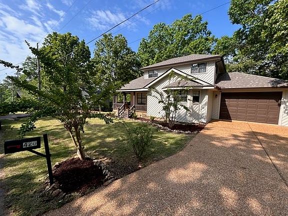 2nd image of 420 Lakeshore Ln