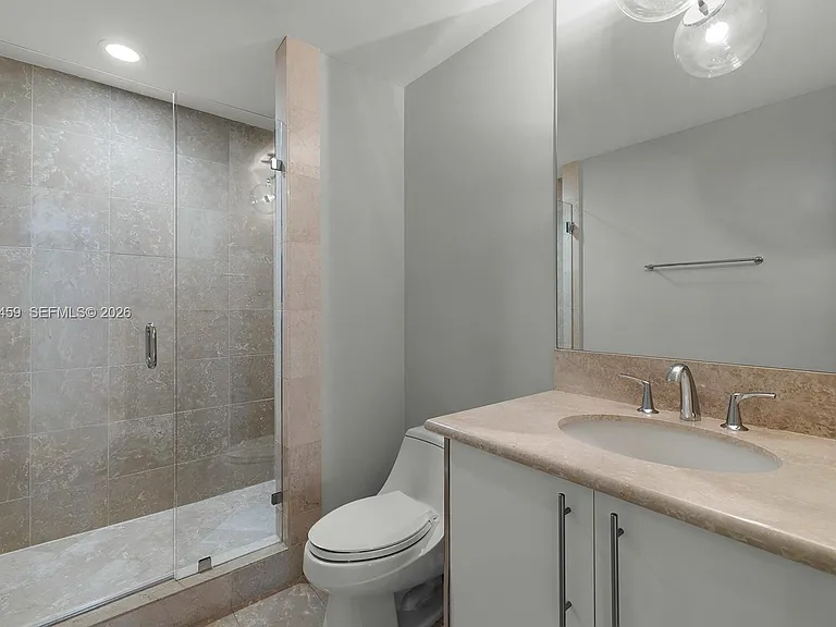 10 Edgewater Dr #4H — Photo 20