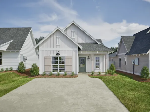1031 Woodland Ln, Opelika, AL 36801