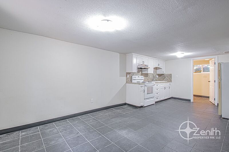 1st image of 2305 E 13th St #L2