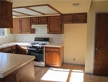 3rd image of 1930 Beechwood Dr