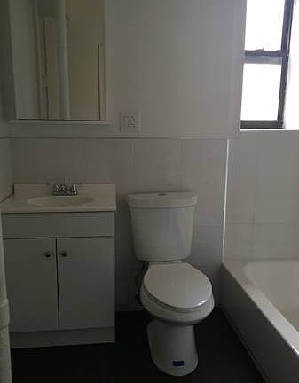 5th image of 312 E 21st St APT 6C