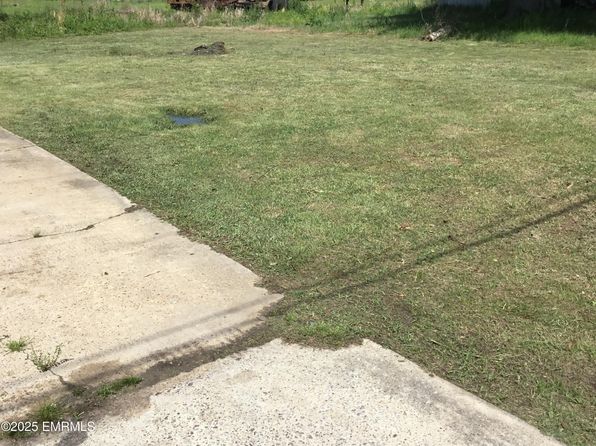 65 W Martin Luther King Dr, Hickory, MS 39332