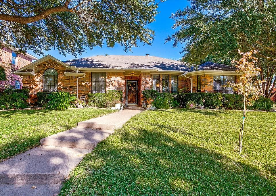 1st image of 2403 Palisades Pl