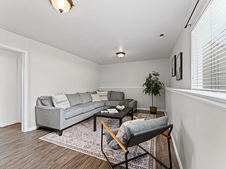 3 E Alfred Ave — Photo 21