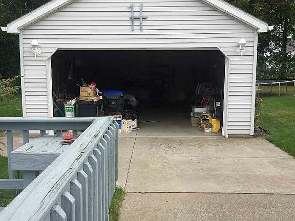 3rd image of 915 McConnell Ave