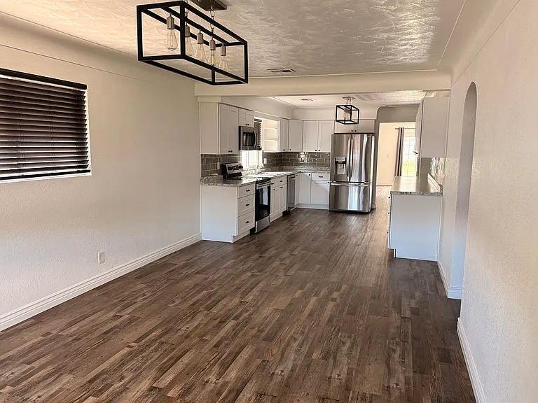 333 Elm Ave — Photo 3