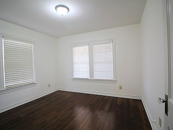 5th image of 431 Halliday Ave