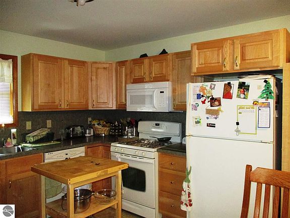 5th image of 1176 Bay Dr