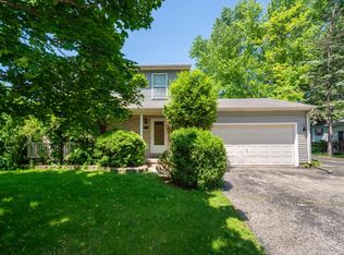 126 Beacon St, Spring Grove, IL 60081