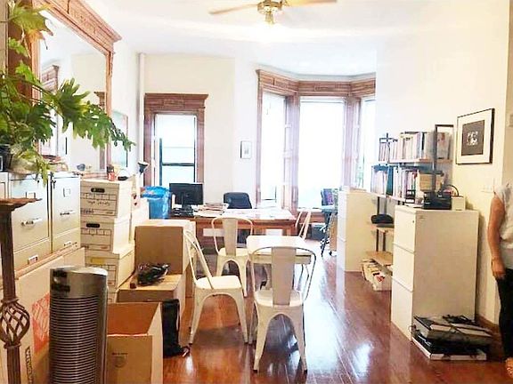 3rd image of 141 W 72nd St APT 5