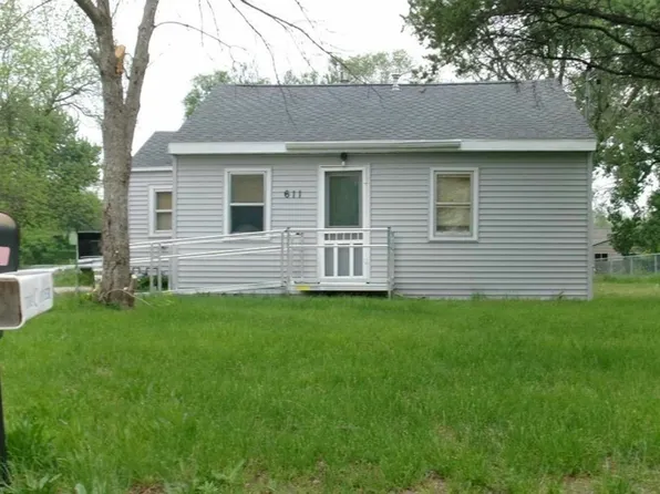 611 E End Ave, Evansdale, IA 50707