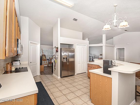 4th image of 6199 Erik Ct