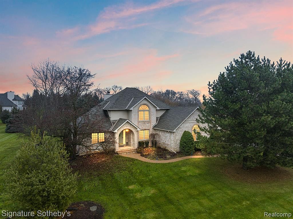 2019 Mayfair Dr, White Lake, MI 48383 Zillow