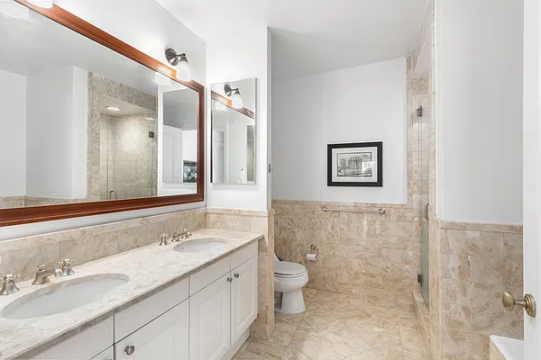 Rented by Compass | media 27