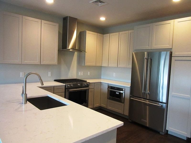 2nd image of 603 Lake Ave #2B